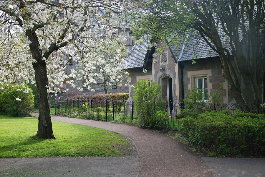 Domek i ogród w angielskim stylu