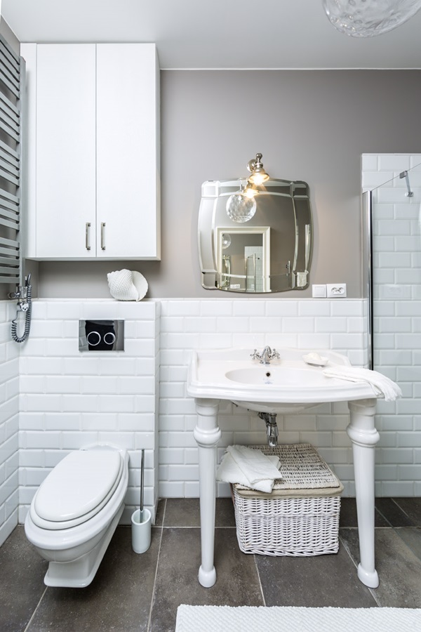 Biała łazienka w stylu vintage