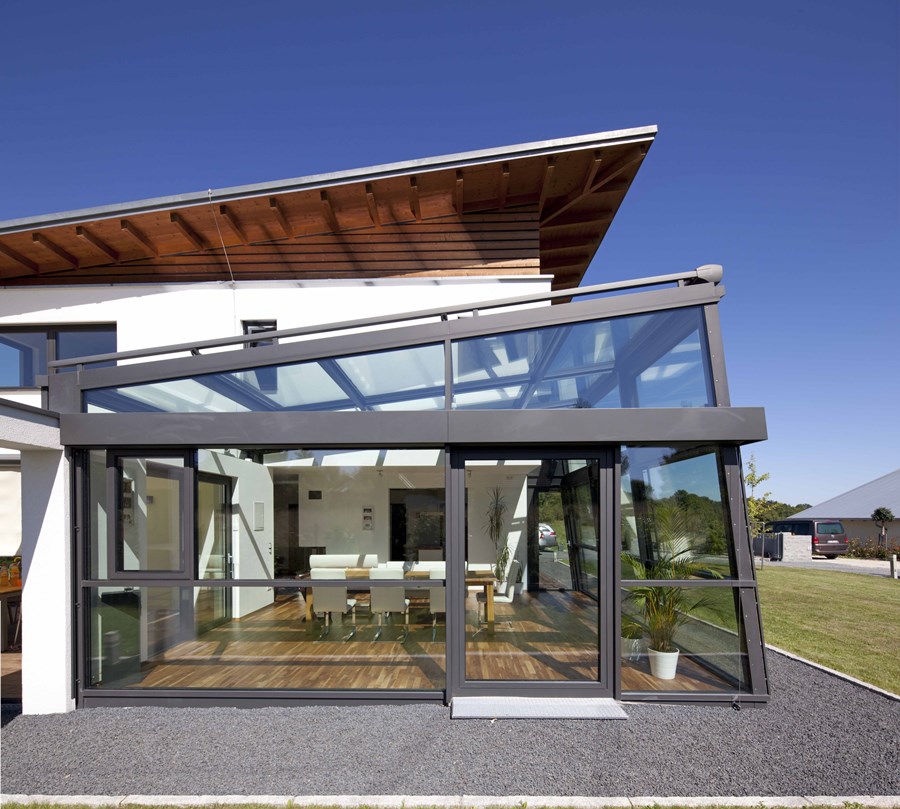 Inteligentny dom – innowacyjne systemy okienne