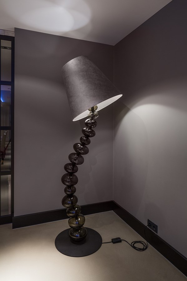 Ekskluzywna lampa stojąca