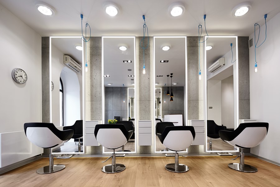 Salon fryzjerski z industrialnym akcentem pracownia Dragon Art