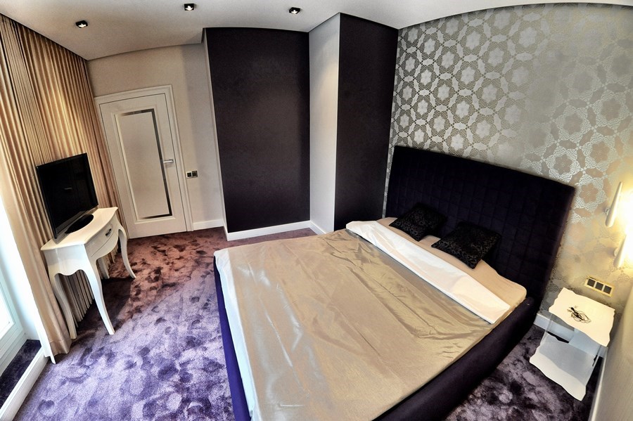 Połyskliwa sypialnia dla dwojga Sikora Wnętrza