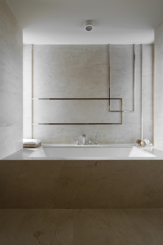 Naturalne materiały w stylowej łazience