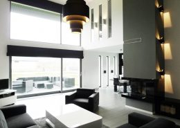Czarno-białe wnętrza - otwarty salon