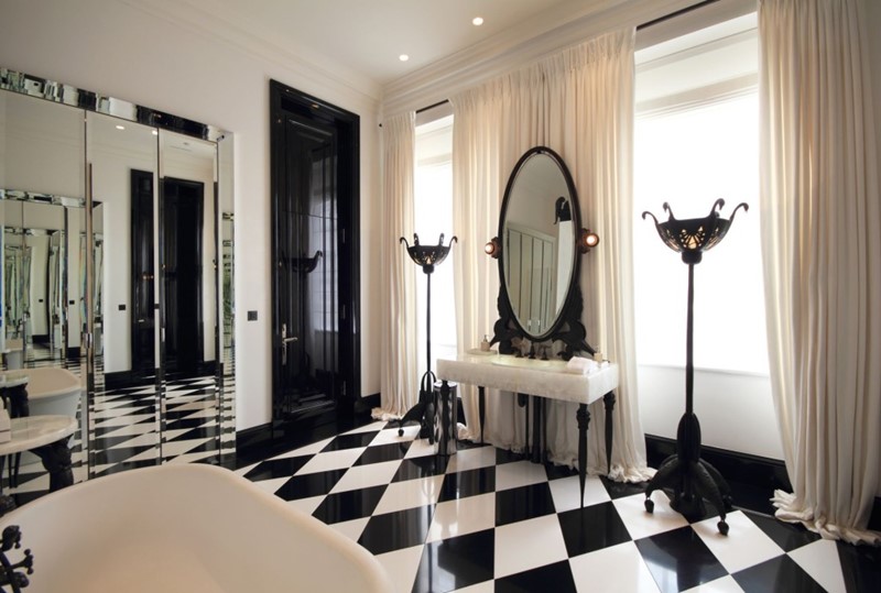 Czarno-biała łazienka w klasycznym stylu