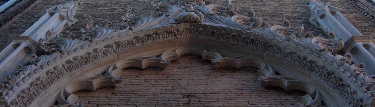 Wenecja. Fasada zabytkowej włoskiej kamienicy