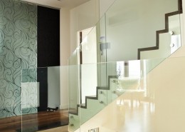 Szklane balustrady – nowoczesne schody
