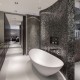 Nowoczesna łazienka ze srebrną mozaiką