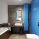Niebiesko-szara łazienka