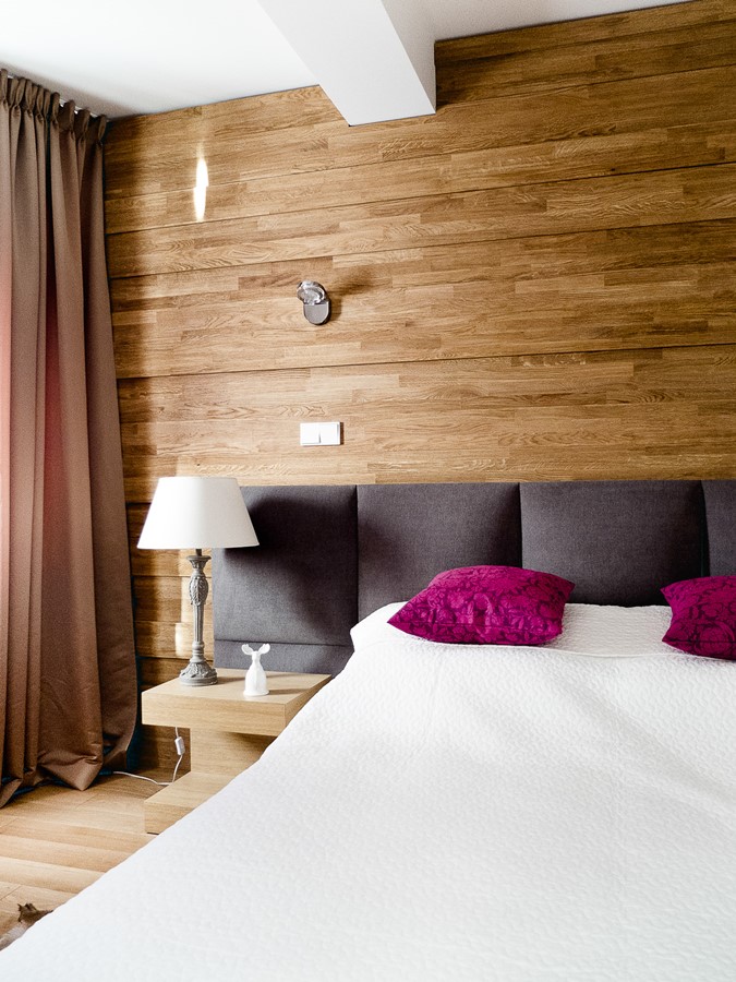 Drewno w nowoczesnej sypialni