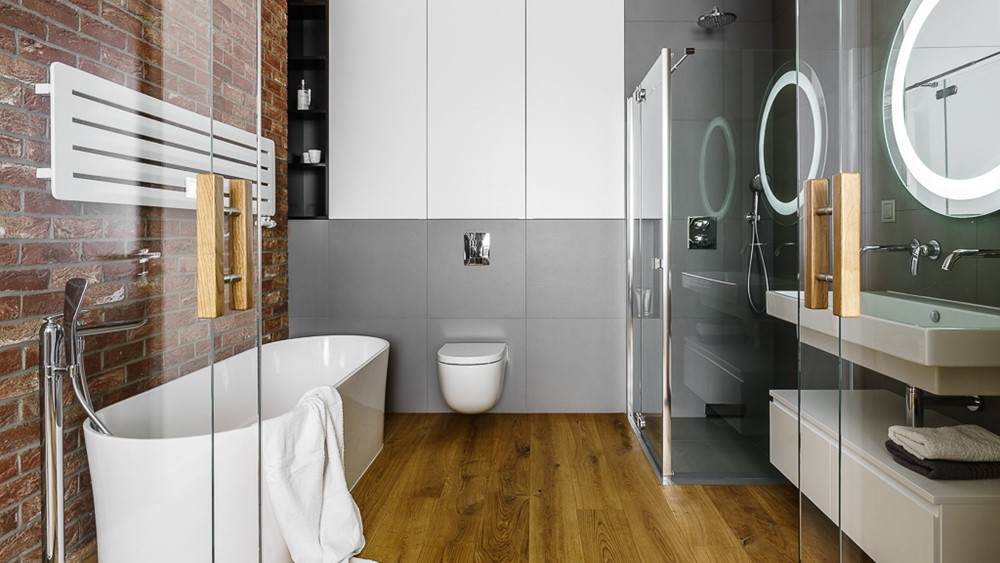Łazienka z wanna i prysznicem w sypialni styl nowoczesny