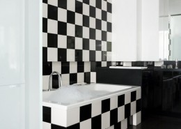 Biało-czarny duet w nowoczesnej łazience Katarzyna Kowal