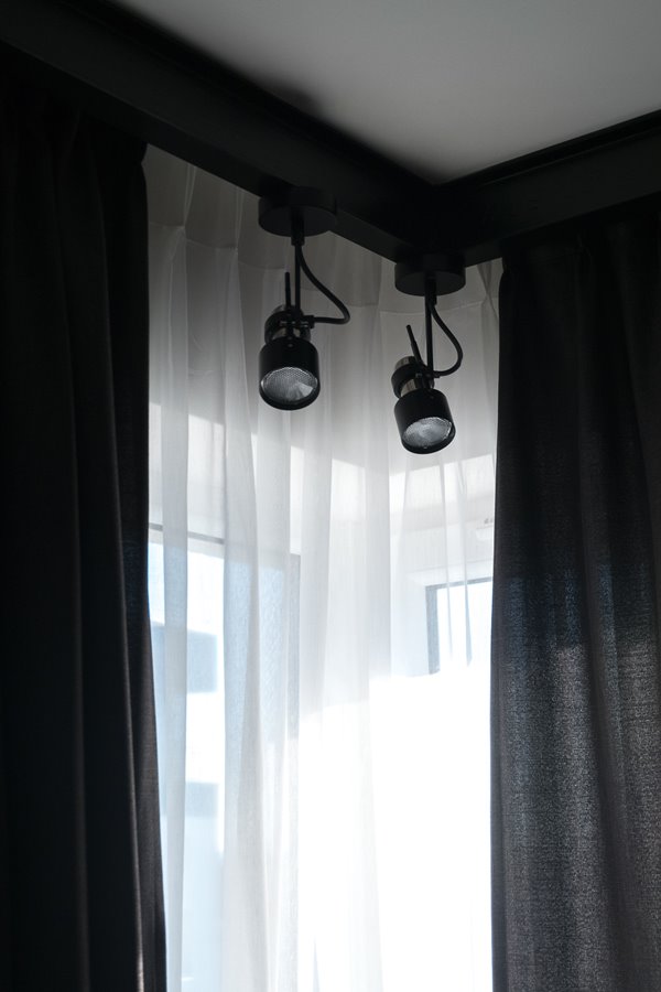 Czarne nowoczesne lampy sufitowe