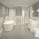 Klasyczna łazienka w bieli i szarościach Dot Design
