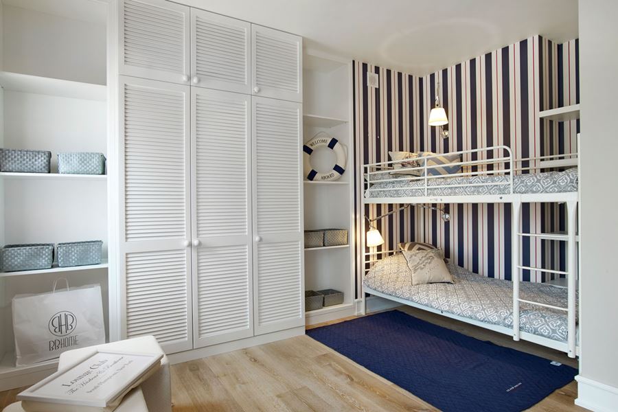 Marynistyczny pokój dla dwóch chłopców z piętrowym łóżkiem pomysły i inspiracje - pokoje dla dzieci