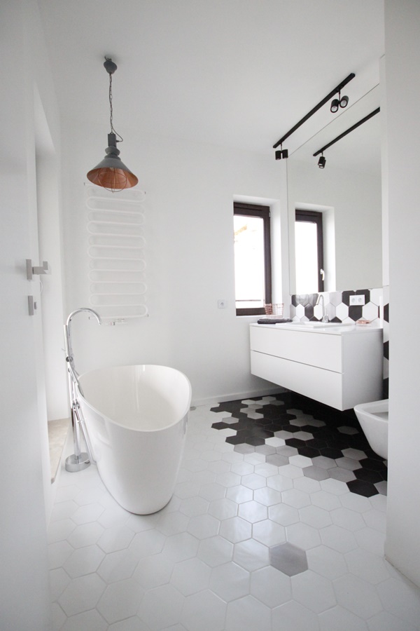 Aranżacja białej łazienki w nowoczesnym stylu Be My Design