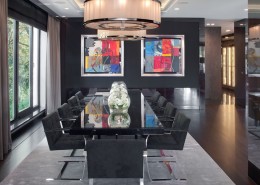 Stylowa jadalnia w ciemnych barwach EXITDESIGN nowoczesna jadalnia