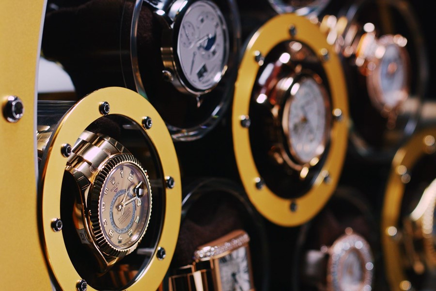 Lumisidus stojak na zegarki pokryty 24 karatowym złotem -rolex-skydweller watch winder LumiSilus