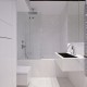 Mała łazienka w minimalistycznym wydaniu KM rubaszkiewicz
