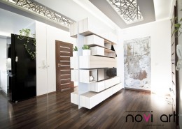 Nowoczesny przedpokój z niesztampową zabudową Novi Art