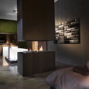 Łazienka nowoczesna połączona z sypialnią romantyczna