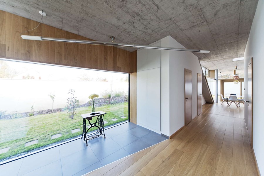 Dom minimalistyczny połączony z tradycją
