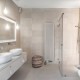 Duża łazienka z wanną i prysznicem Formativ