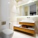 Kremowa łazienka z prysznicem Hola Design