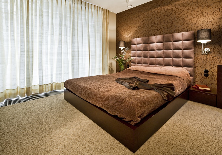 Piękna sypialnia w brązach w minimalistycznym stylu