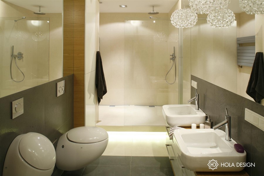 Przestronna kabina prysznicowa w łazience Hola Design
