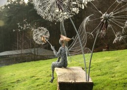 Rzeźba ogrodowa z drutu Robin Wight