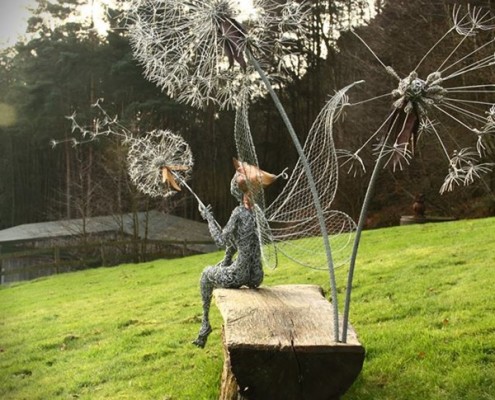 Rzeźba ogrodowa z drutu Robin Wight