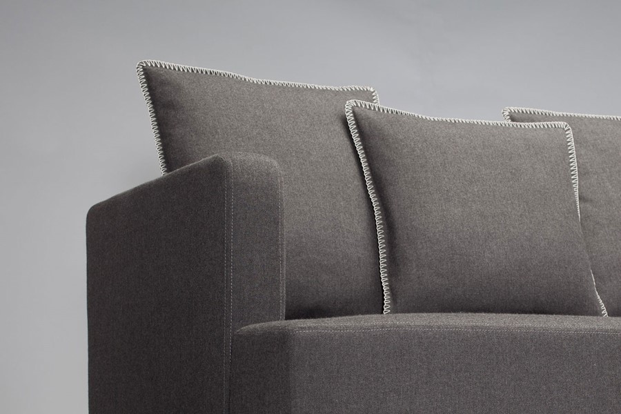 Sofa w Salonie Tomek Rygalik podpowiada Sofa Levit, projekt Tomek Rygalik
