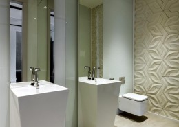 Gipsowe panele ścienne w toalecie Hola Design