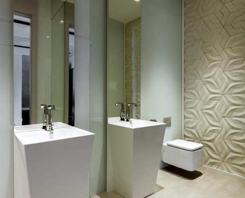 Gipsowe panele ścienne w toalecie Hola Design