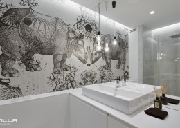 Nietuzinkowa grafika w łazience Tilla Architects