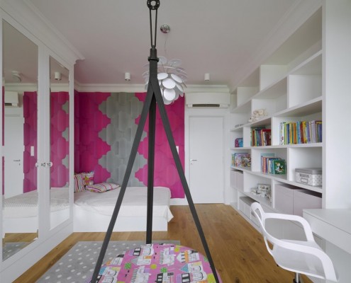 Różowe akcenty w pokoju dziecięcym Hola Design