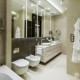Łazienka z wanną w naturalnych barwach Hola Design - Biuro projektowe