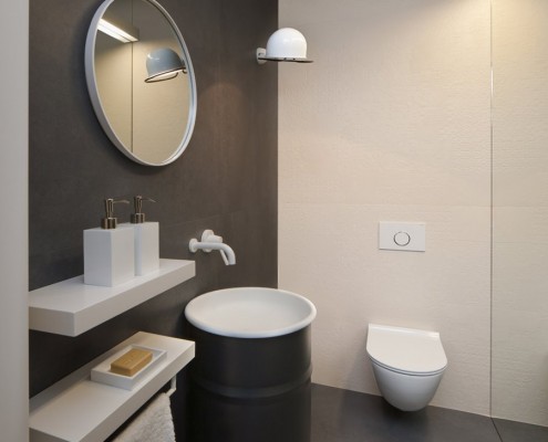 Wystrój minimalistycznej toalety Exit Design