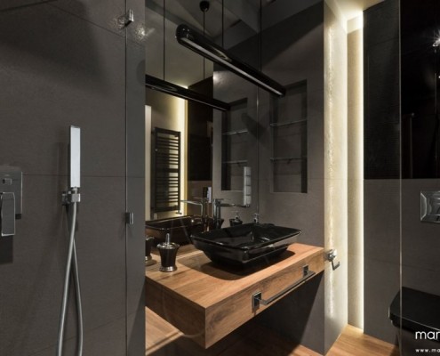 Aranżaja łazienki z przeszklonym natryskiem Mango Studio