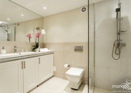 Mała łazienka w stylu modern classic Mango Studio