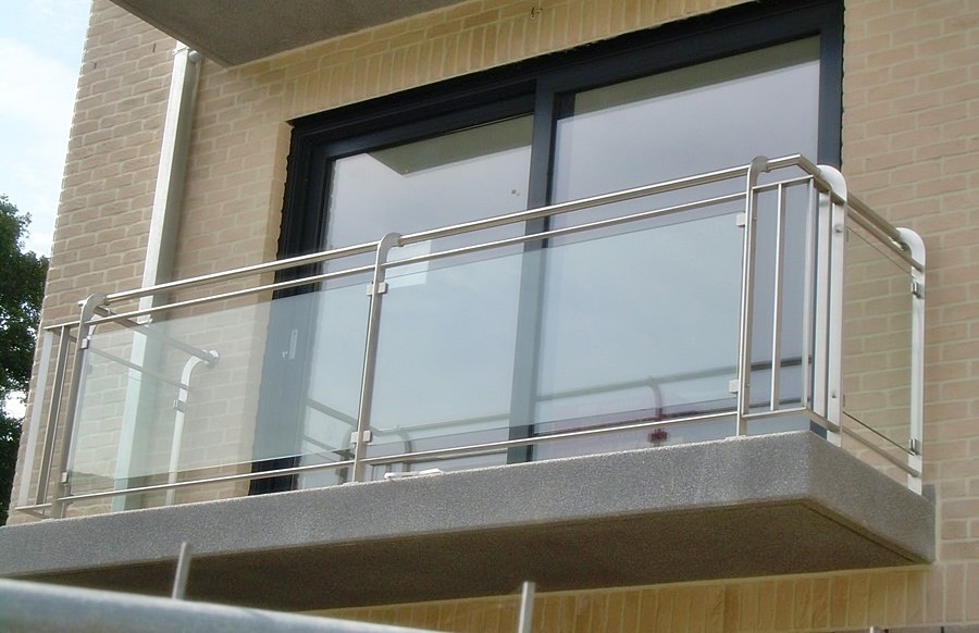 Balkonowa balustrada szklana