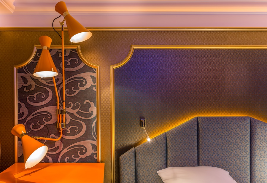 Stylowy hotel Idol Paryż oryginalne oświetlenie