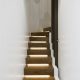 Podświetlane schody w przedpokoju - Hola Design