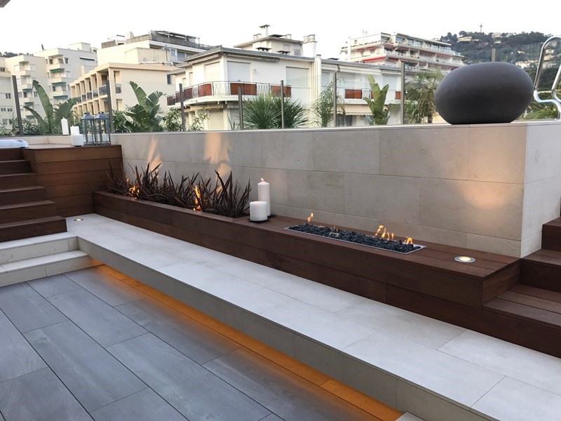 Polski architekt w Cannes Polski architekt w Cannes - kominek