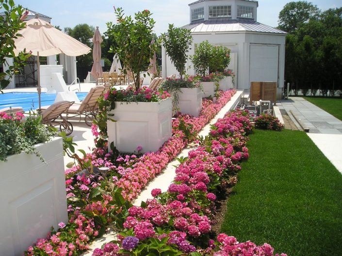 SB24 Donica ogrodowa Sloane Planter XL 61 L 61 W 73h Capital Garden