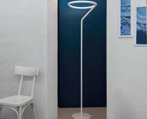 Biała, nowoczesna lampa podłogowa - Nemo