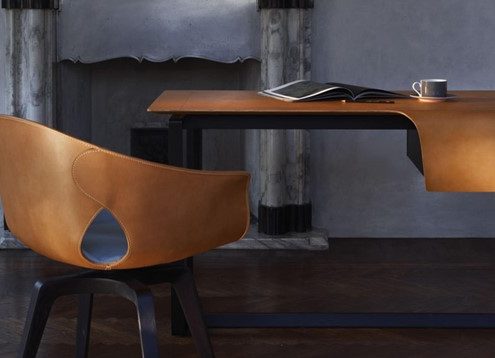 Designerskie biurko i krzesło wykończone skórą - Poltrona Frau