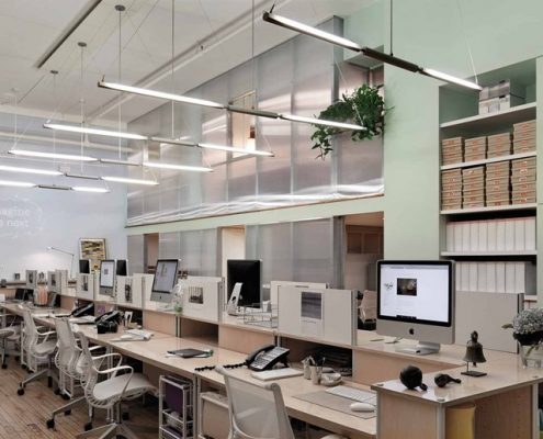 Industrialne oświetlenie w biurze - Nemo