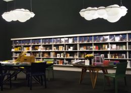 Lampy chmury w księgarni - Nemo